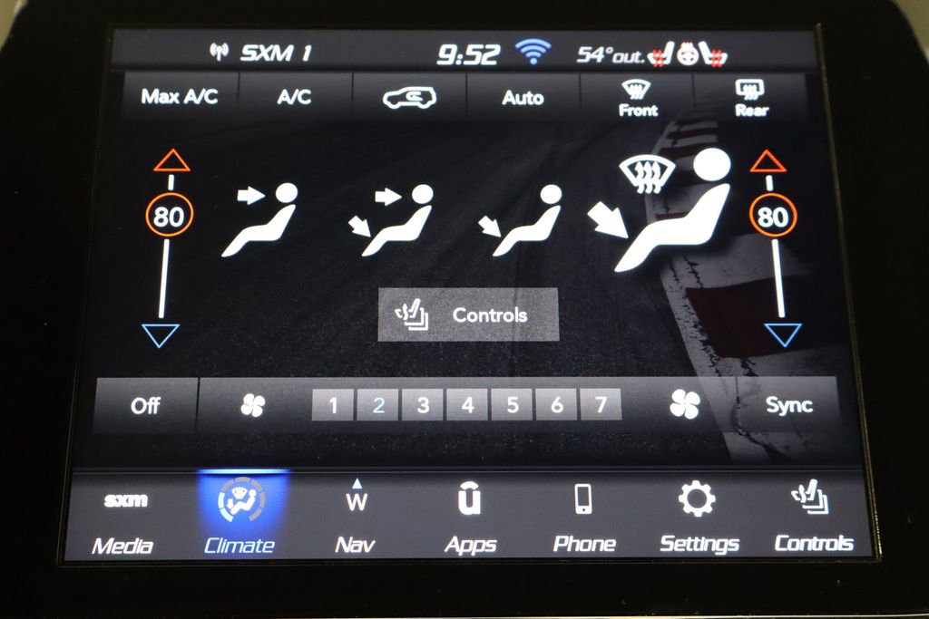 Used 2022 Jeep Grand Cherokee Limited image 32