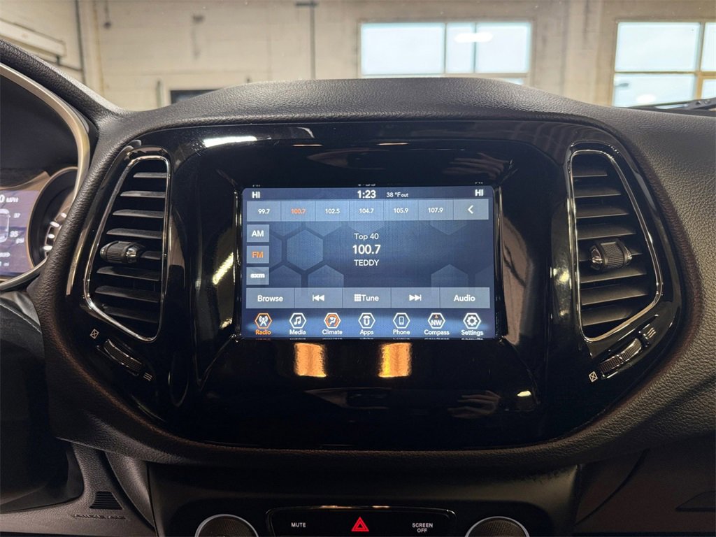 Used 2020 Jeep Compass Latitude image 17