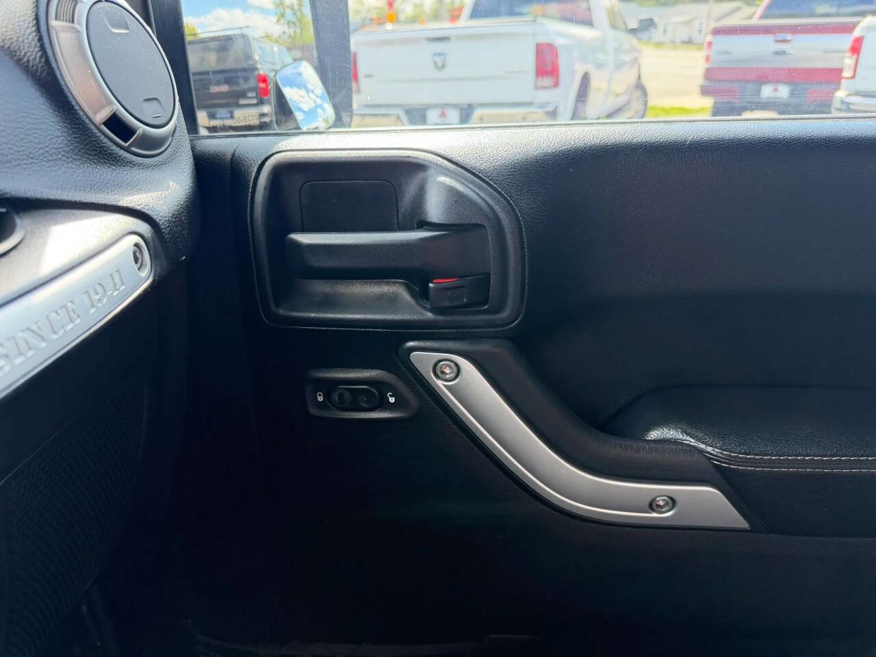 Used 2016 Jeep Wrangler Unlimited Rubicon image 46