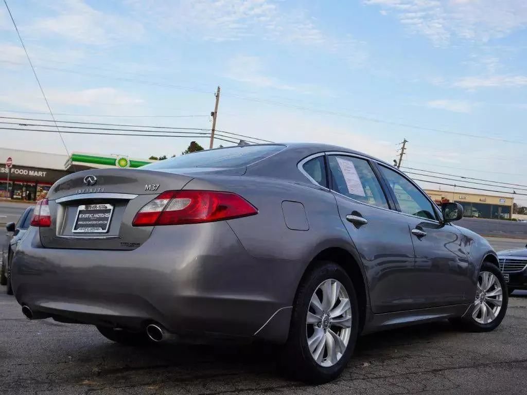 Used 2011 INFINITI M37 w/ Premium Pkg RWD image 24