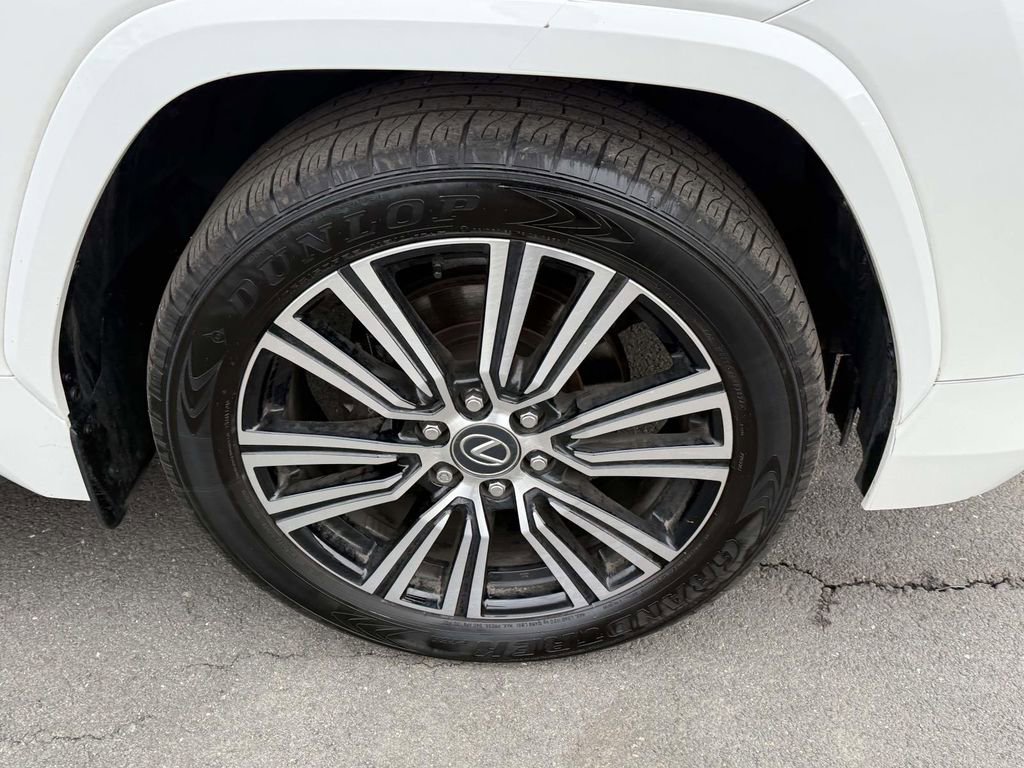 Used 2024 Lexus LX 600 4WD w/ Appearance Package image 7