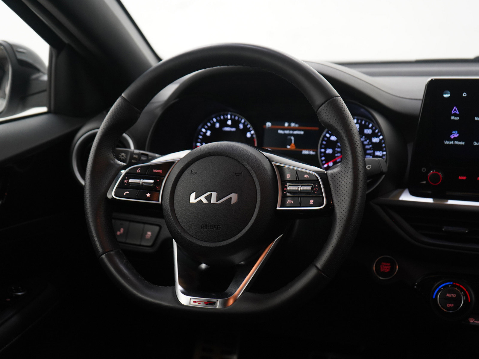 Used 2024 Kia Forte GT-Line image 16