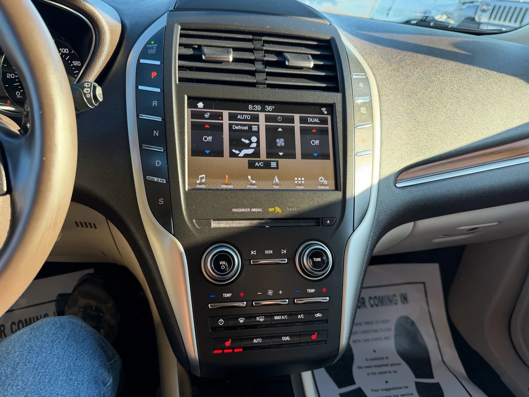 Used 2018 Lincoln MKC Select w/ Select Plus Package FWD image 9