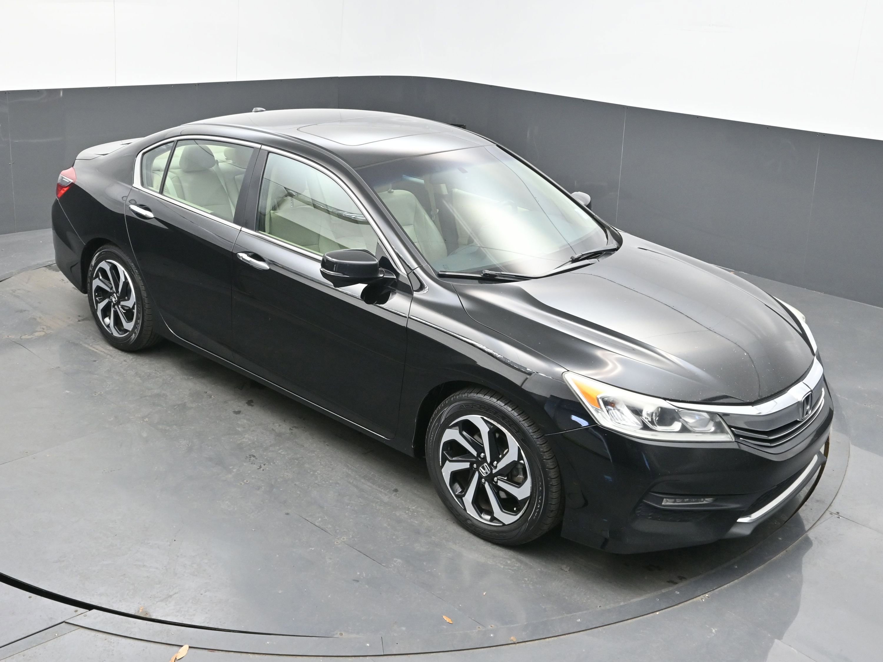 Used 2016 Honda Accord EX-L image 30
