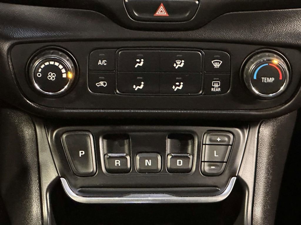 Used 2020 GMC Terrain SLE FWD image 20