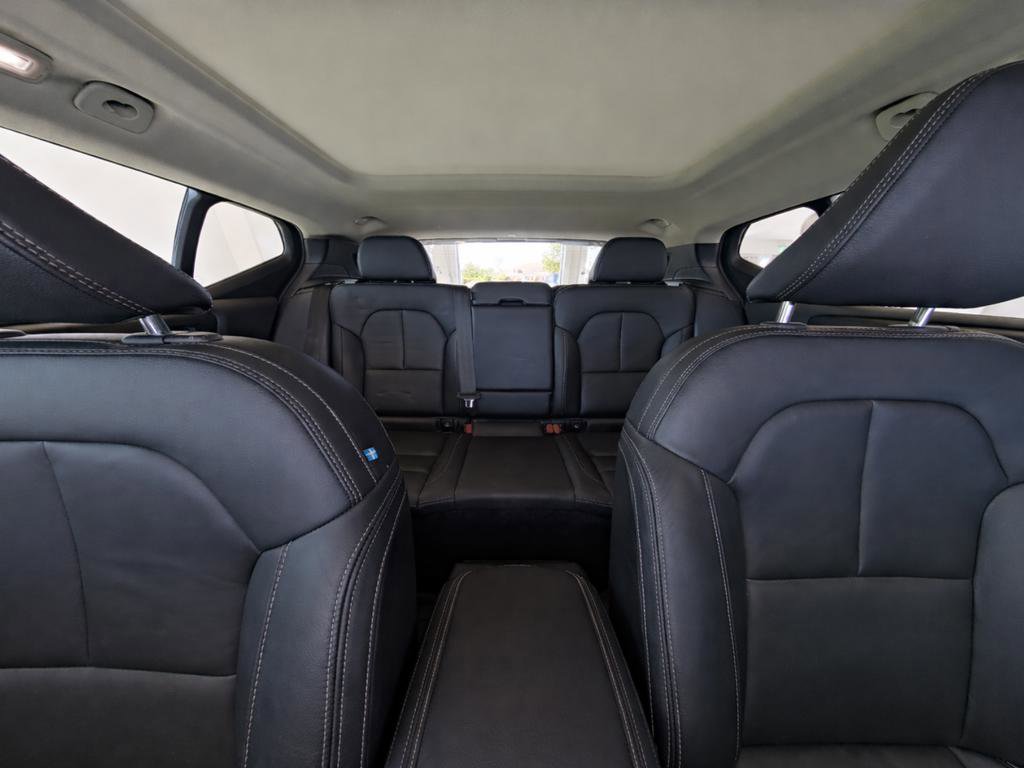 Used 2024 Volvo XC40 B5 Plus w/ Protection Package Premier AWD/4WD image 13