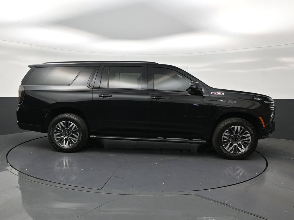 Used 2025 Chevrolet Suburban Z71 w/ Comfort Package AWD/4WD image 6