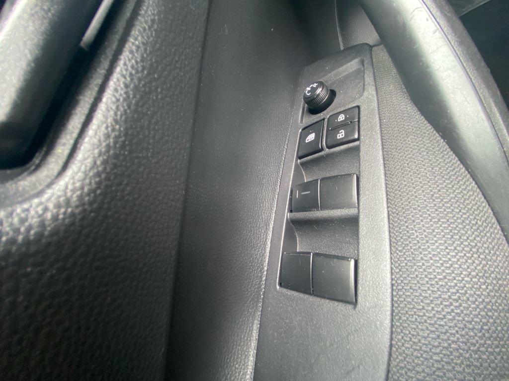 Used 2023 Toyota Corolla LE w/ LE Convenience Package FWD image 17