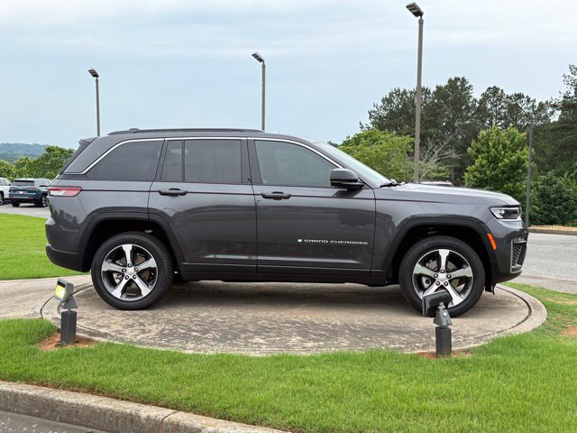 New 2026 Jeep Grand Cherokee Limited w/ Trailer Tow Package AWD/4WD image 8