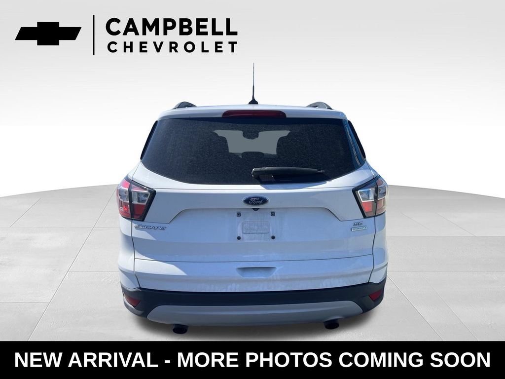 Used 2018 Ford Escape SE w/ SE Sync 3 Package FWD image 4