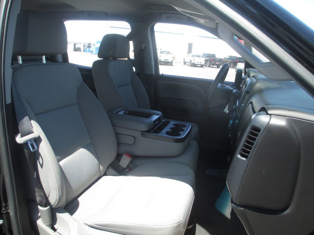 Used 2018 Chevrolet Silverado 1500 Custom w/ Custom Value Package AWD/4WD image 21