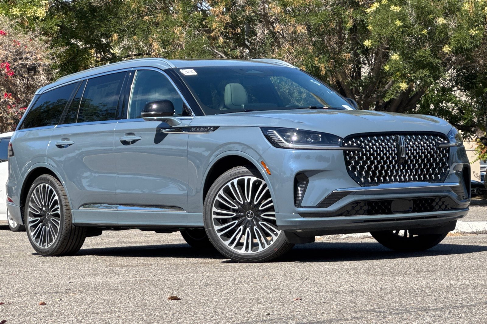 New 2025 Lincoln Aviator Black Label image 2
