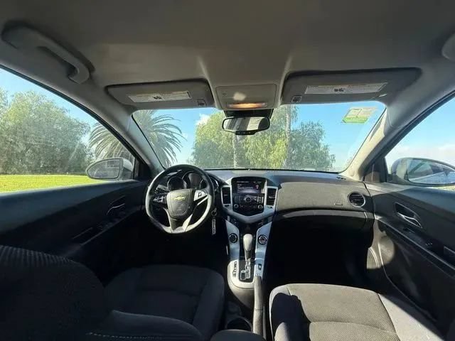 Used 2016 Chevrolet Cruze LT FWD image 15