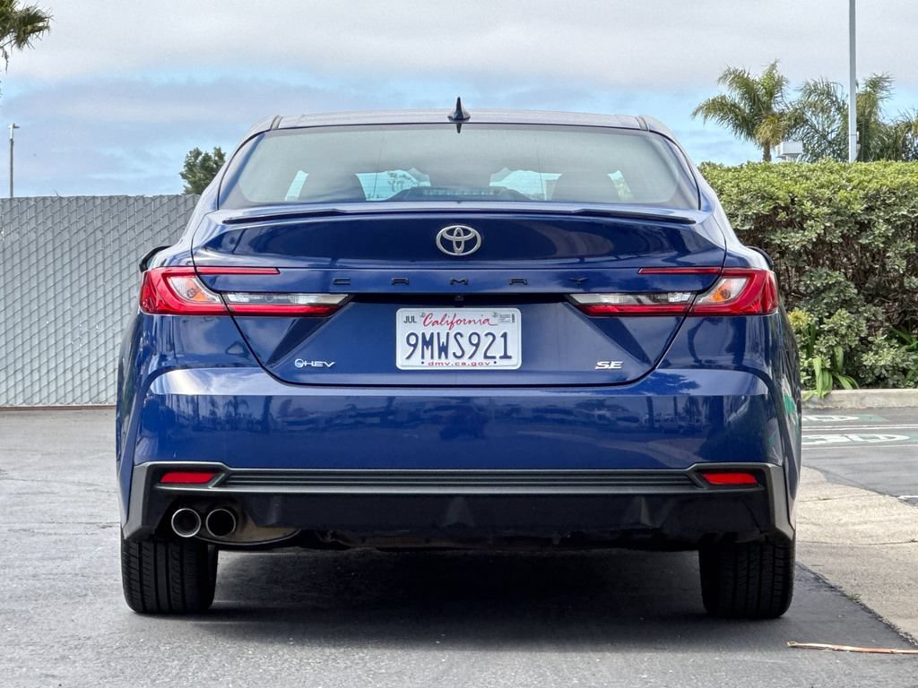 Used 2025 Toyota Camry SE FWD image 5