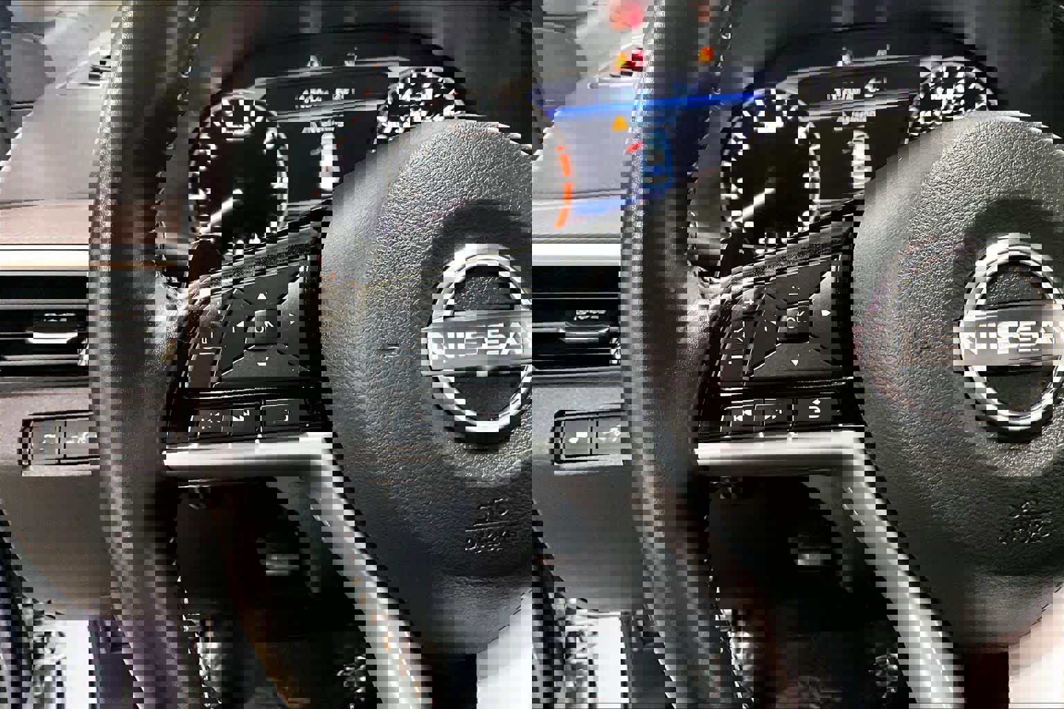 Used 2025 Nissan Altima 2.5 SR image 23