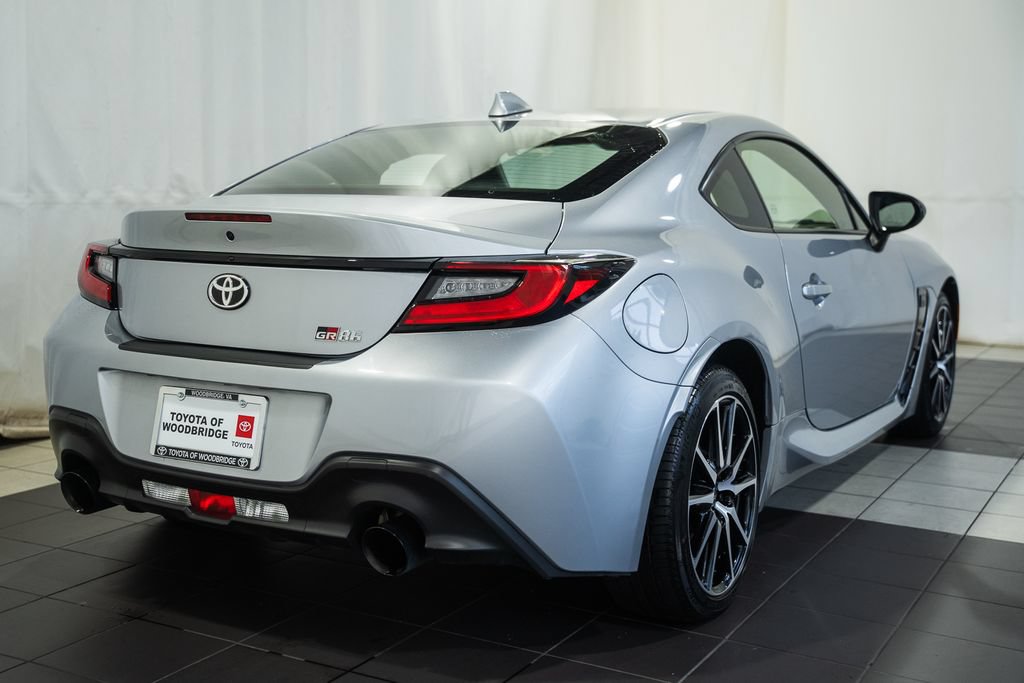 Used 2023 Toyota GR86 RWD image 4