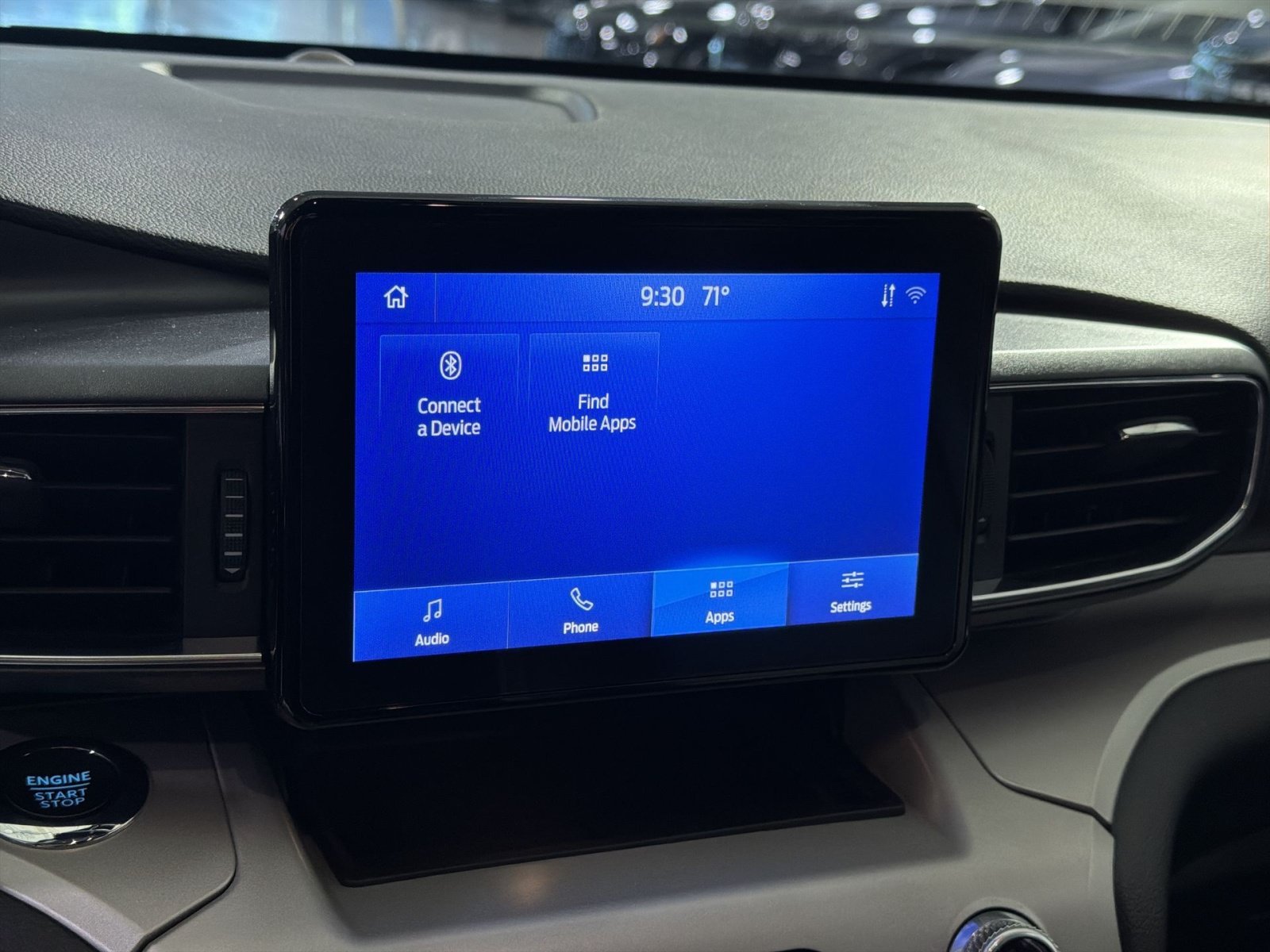 Used 2023 Ford Explorer XLT w/ Equipment Group 202A AWD/4WD image 22