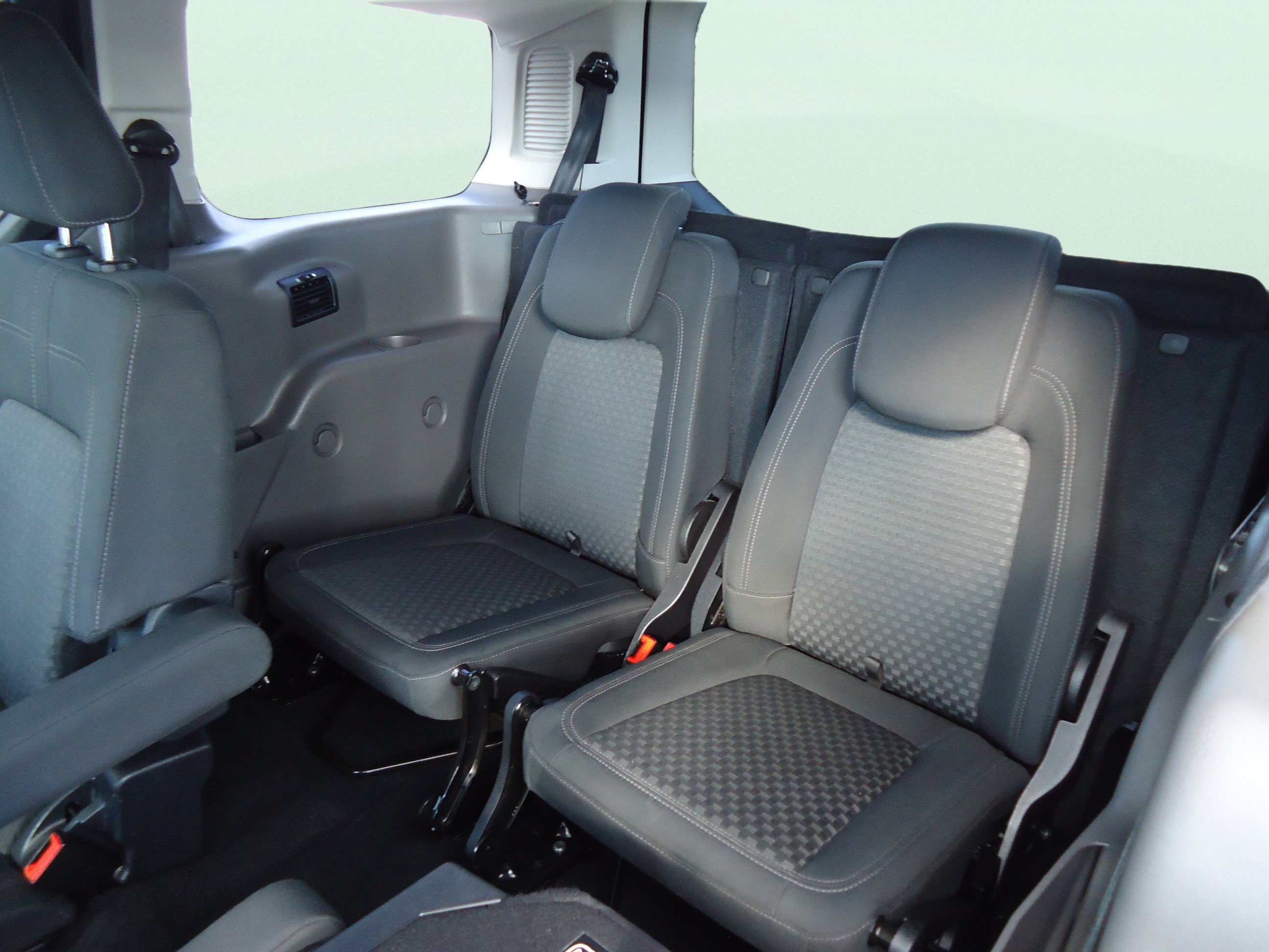 Used 2021 Ford Transit Connect XLT FWD image 16