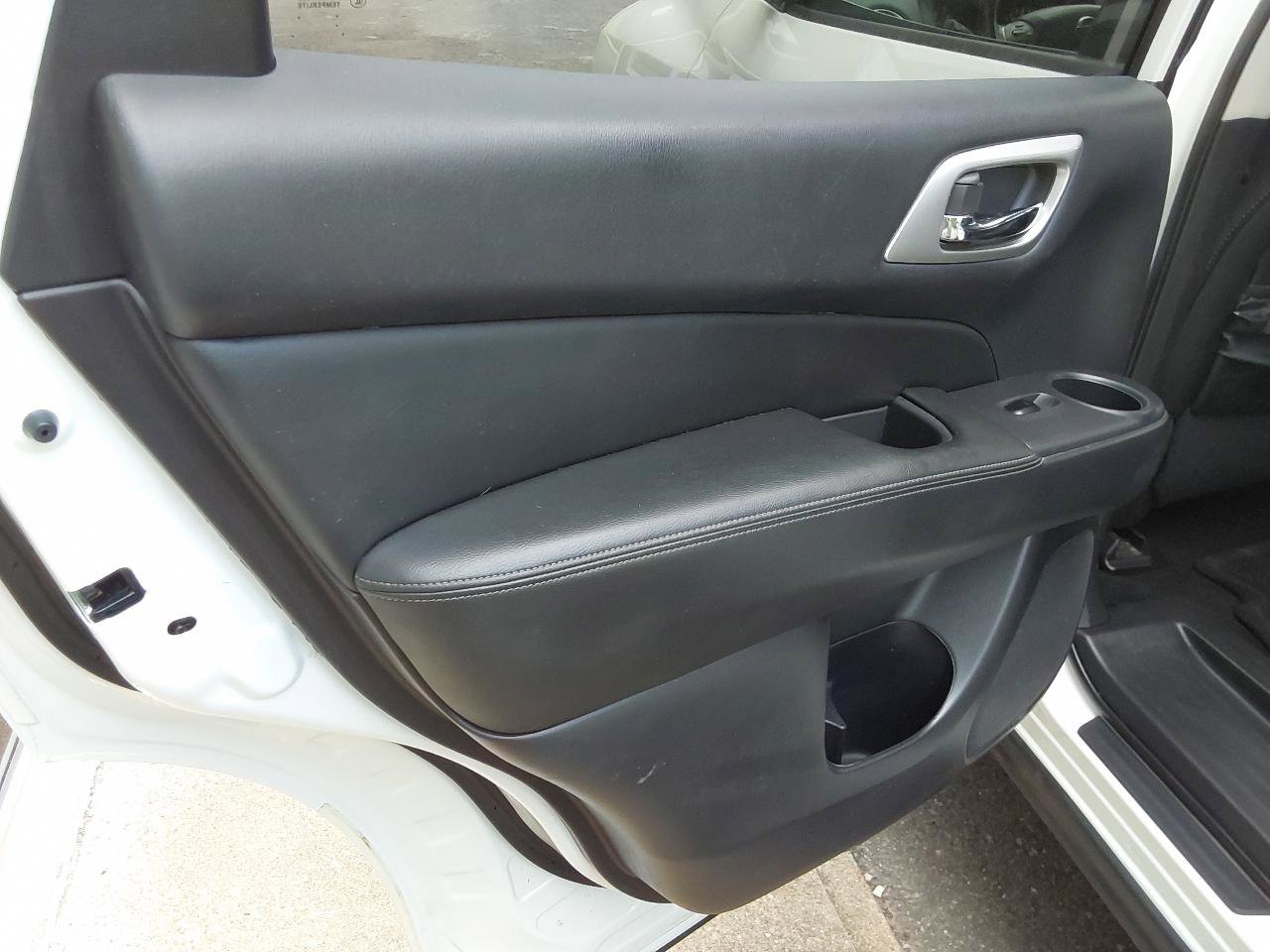 Used 2019 Nissan Pathfinder SL AWD/4WD image 19