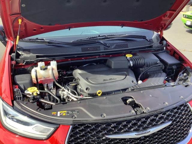 Used 2025 Chrysler Pacifica Select image 43