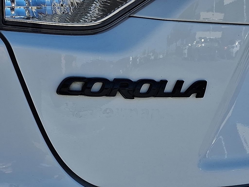 Used 2022 Toyota Corolla SE w/ SE Premium Package FWD image 31
