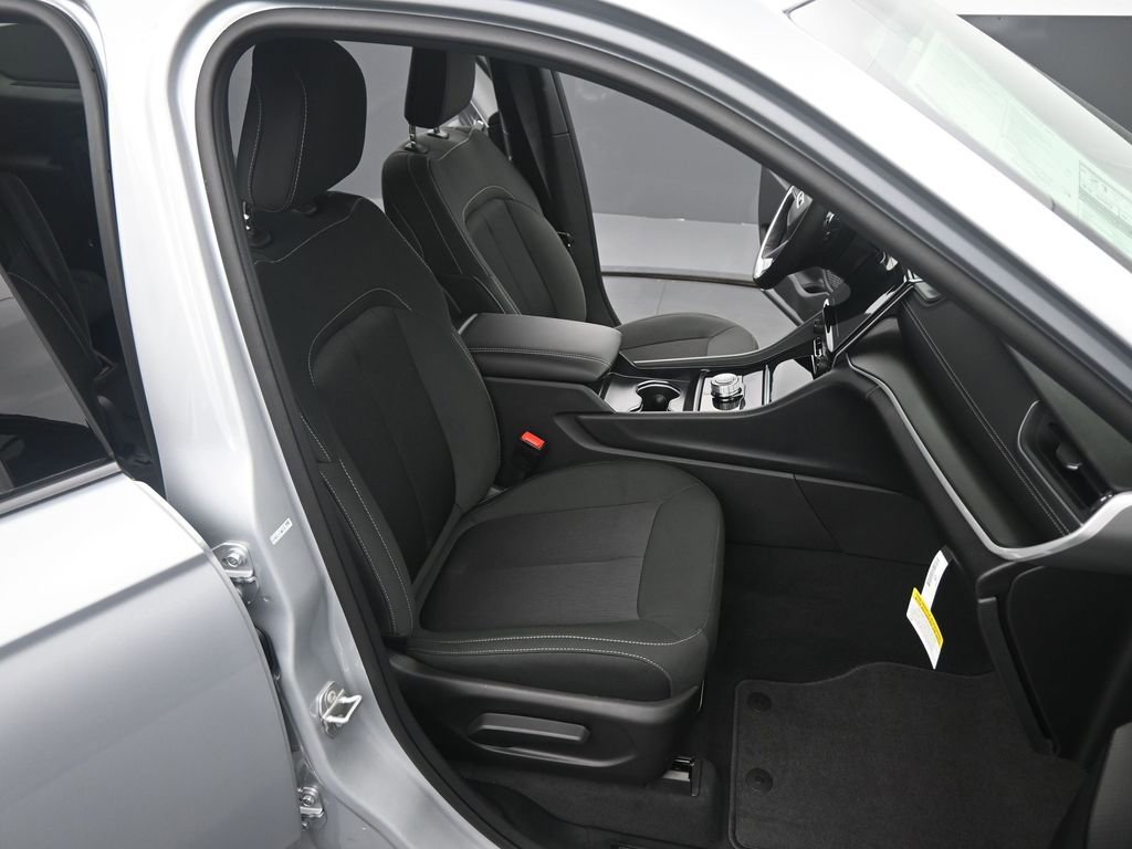 New 2025 Jeep Grand Cherokee L Laredo w/ Luxury Tech Group I image 21