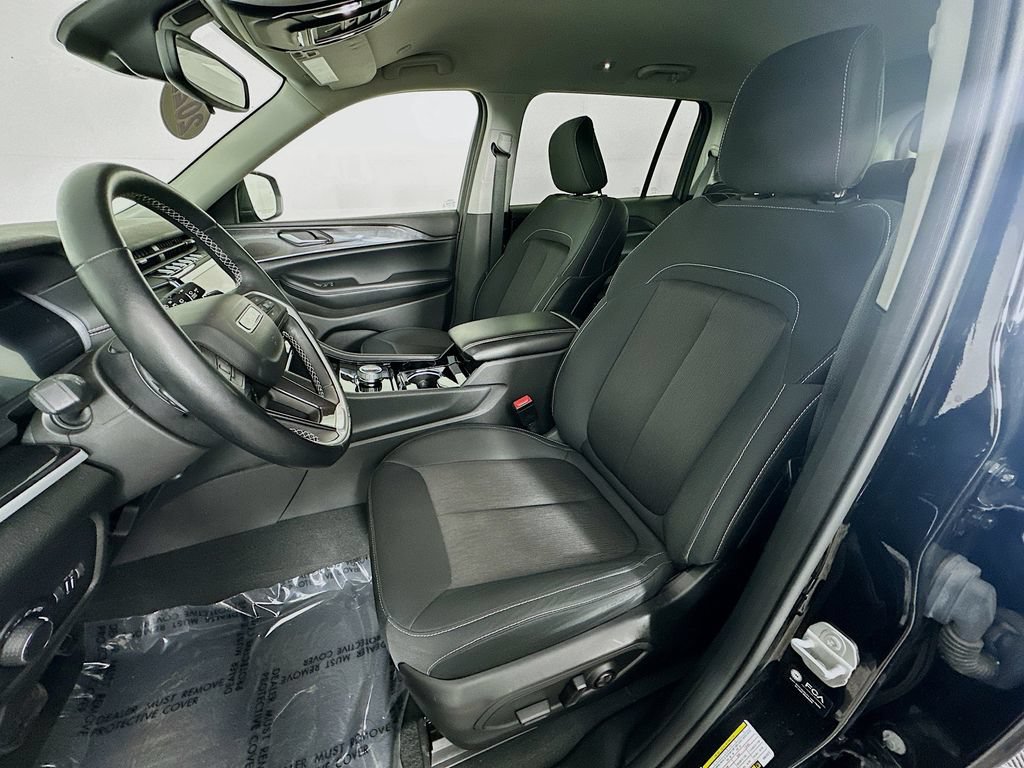 Certified 2022 Jeep Grand Cherokee L Laredo w/ Luxury Tech Group I AWD/4WD image 32