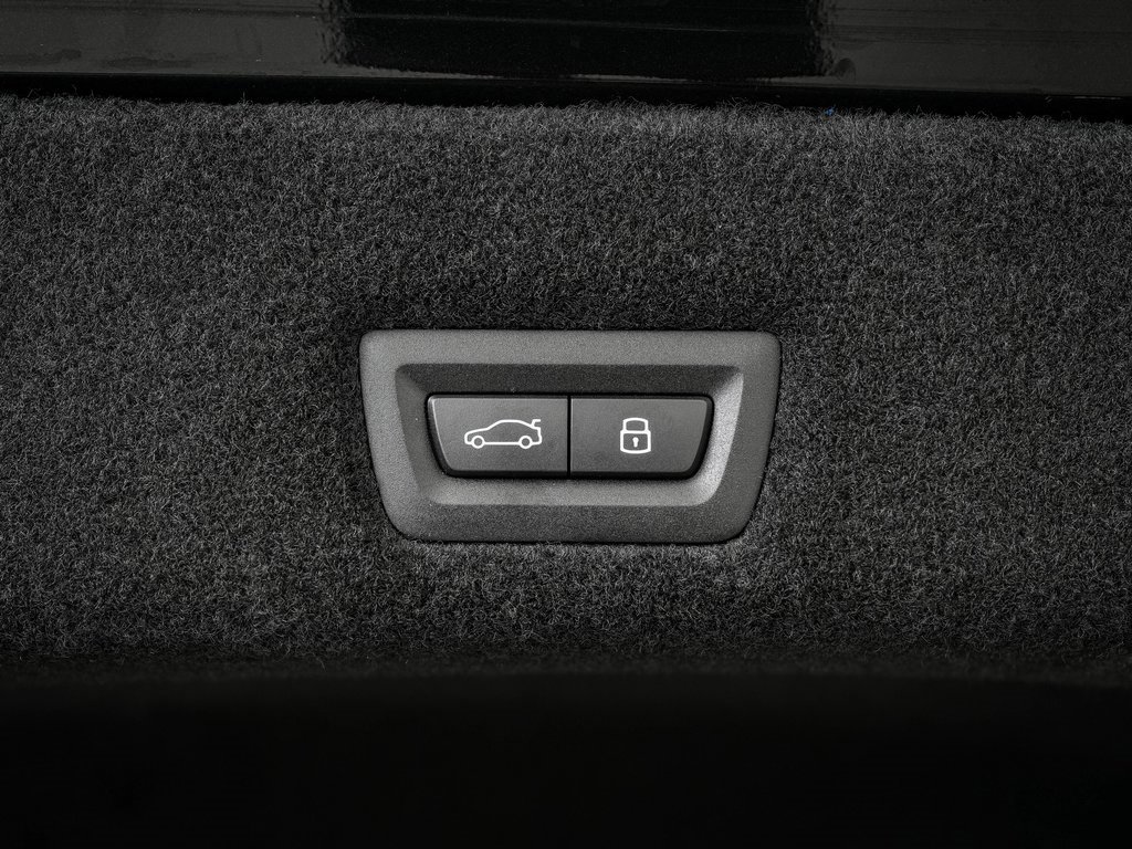 New 2026 BMW 740i xDrive w/ Executive Package image 23