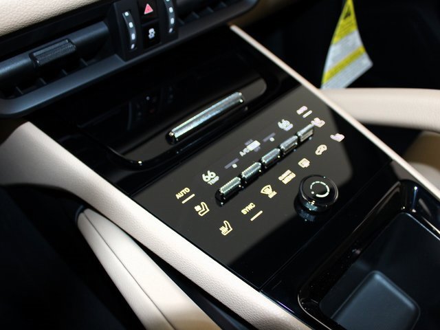 New 2025 Porsche Cayenne image 15