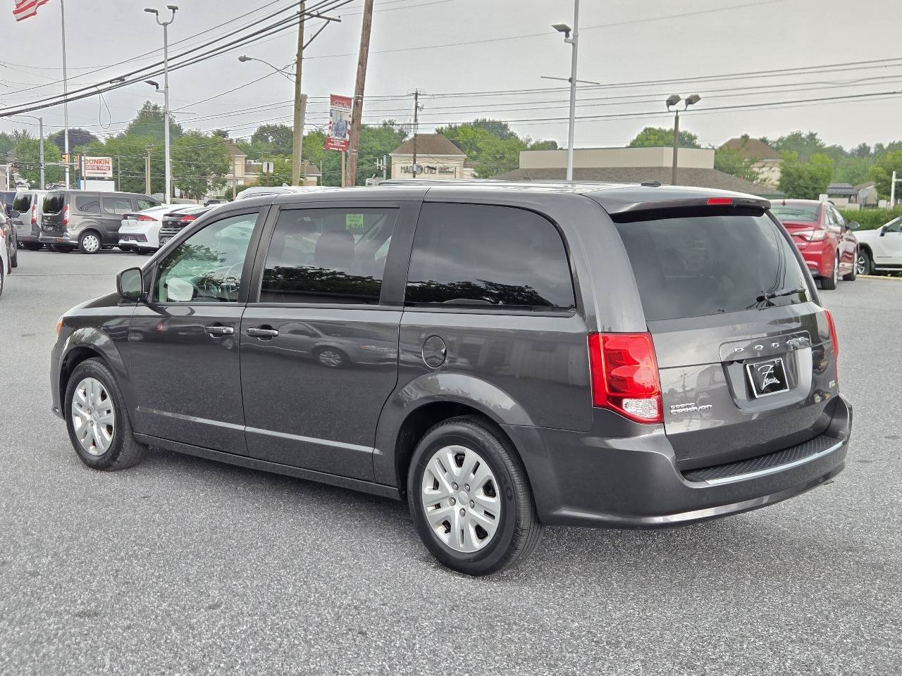 Used 2018 Dodge Grand Caravan SE w/ UConnect Hands-Free Group FWD image 9
