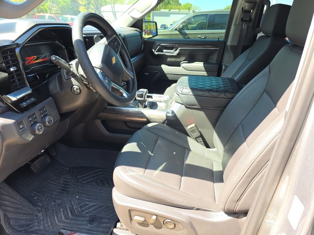 Used 2023 Chevrolet Silverado 1500 LTZ w/ LTZ Premium Package image 3