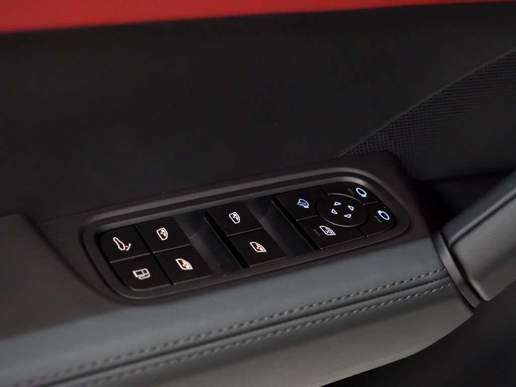 Certified 2026 Porsche Cayenne E-Hybrid Coupe AWD/4WD image 22