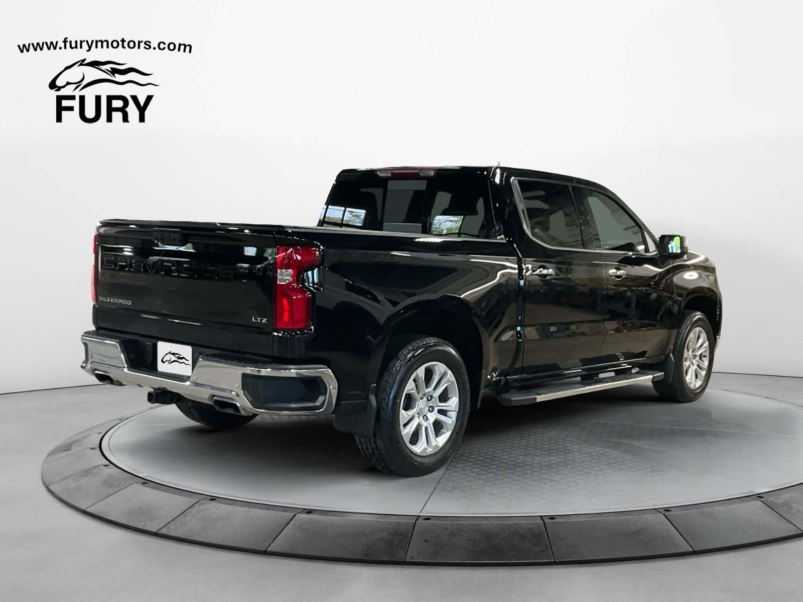 Used 2023 Chevrolet Silverado 1500 LTZ AWD/4WD image 4