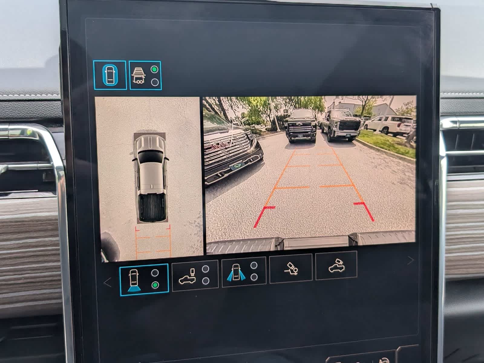 Certified 2025 GMC Sierra EV Denali AWD/4WD image 29