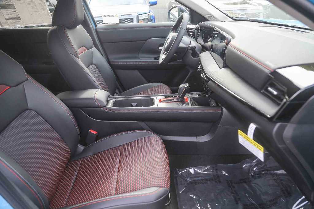 New 2026 Nissan Kicks SR FWD image 18