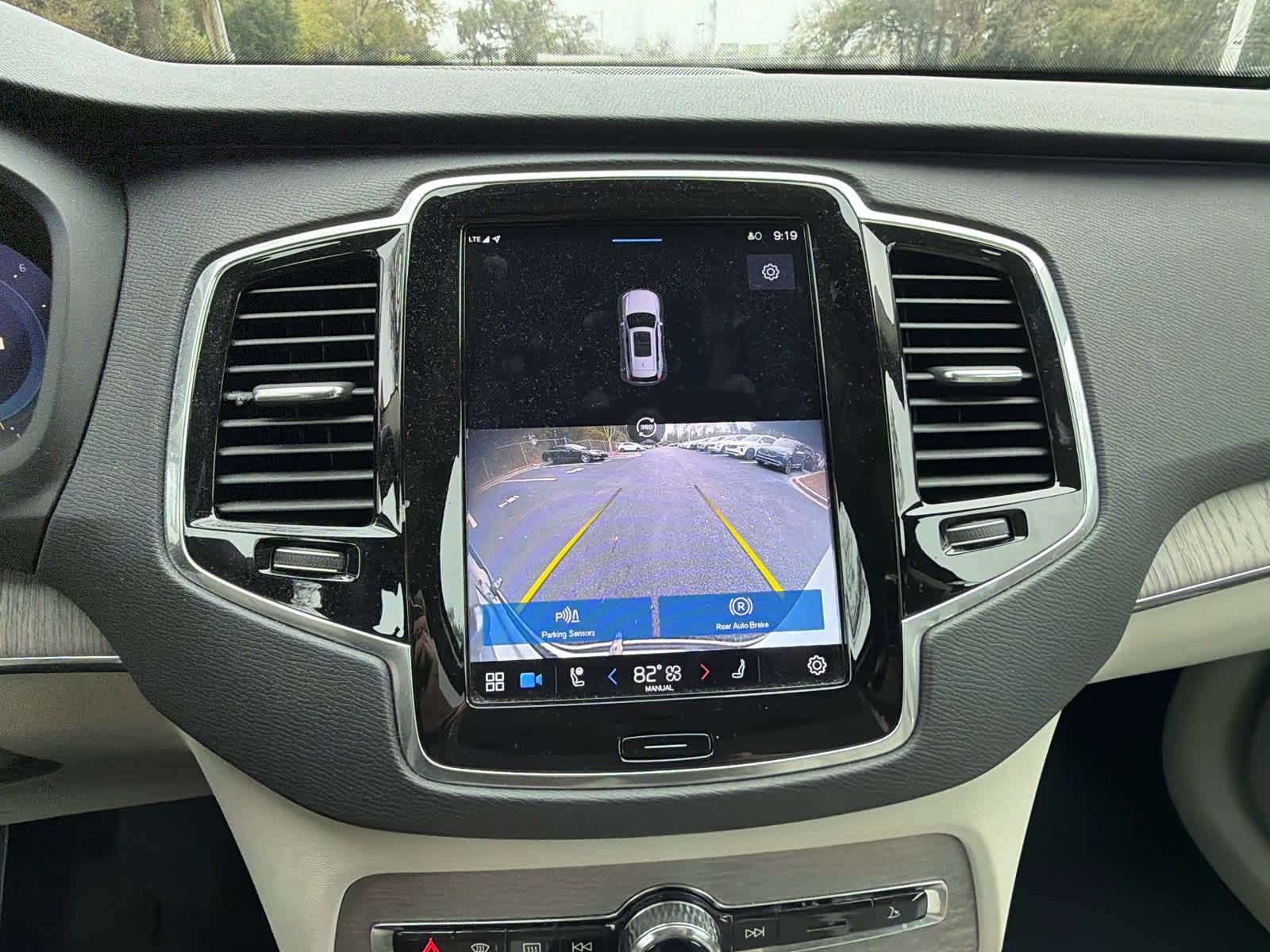 Used 2023 Volvo XC90 B5 Plus w/ Protection Package Premier image 31