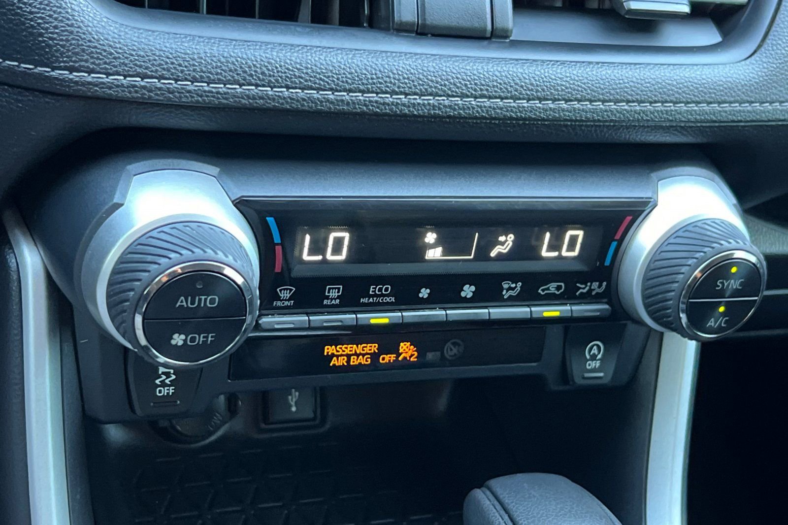 Used 2020 Toyota RAV4 XLE image 21