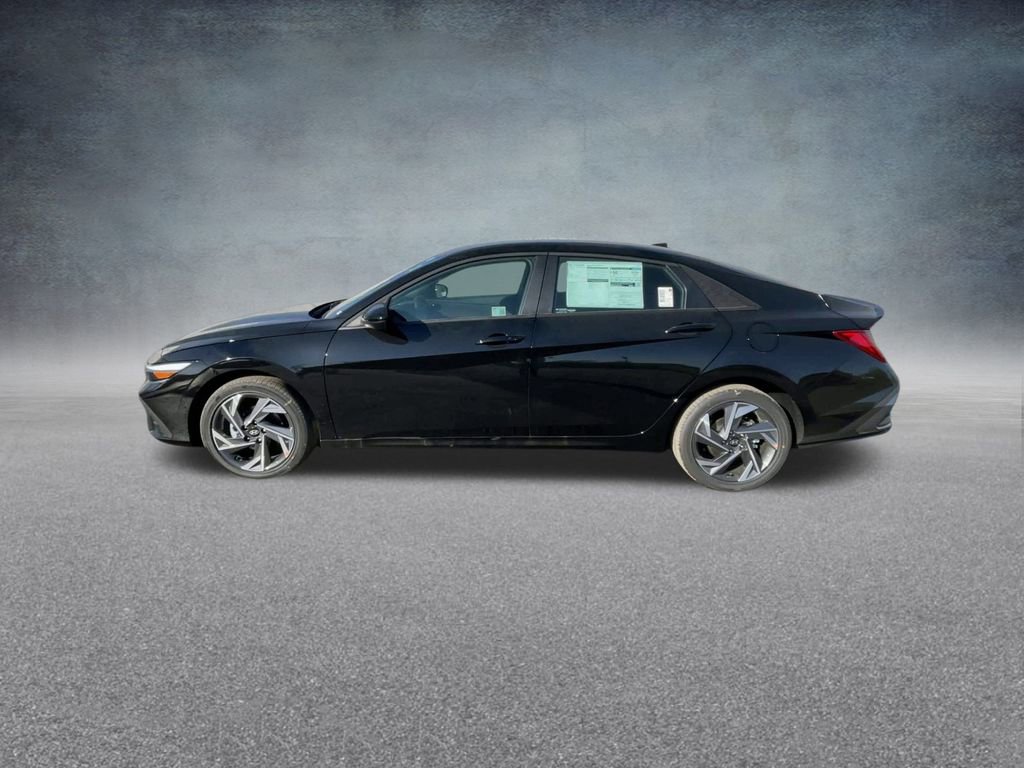 Used 2025 Hyundai Elantra SEL image 13