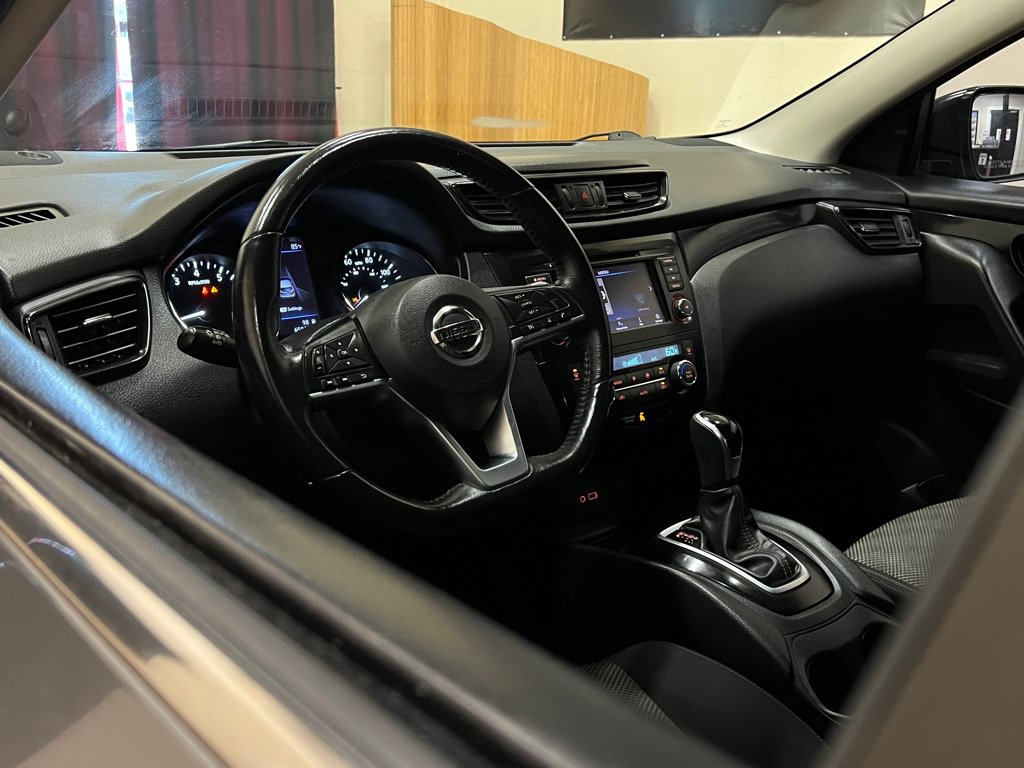 Used 2019 Nissan Rogue Sport SV w/ All-Weather Package AWD/4WD image 17