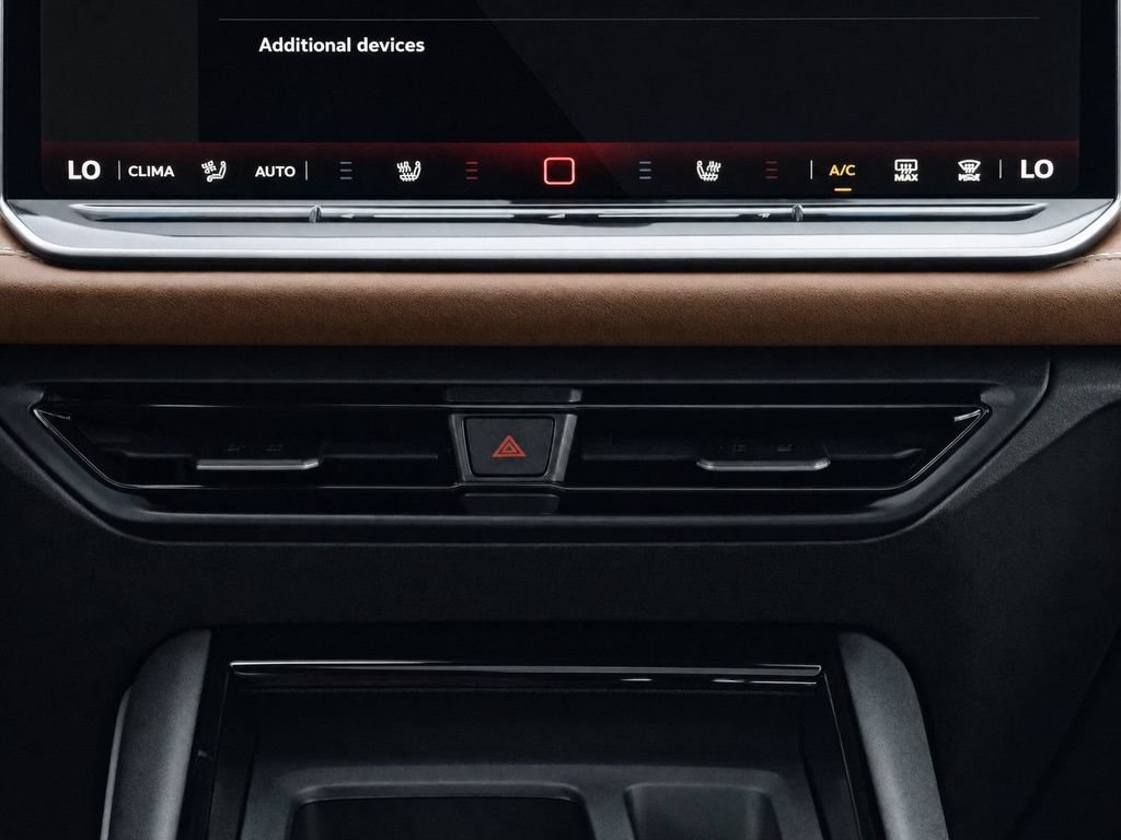 Certified 2025 Volkswagen Tiguan SEL R-Line AWD/4WD image 21