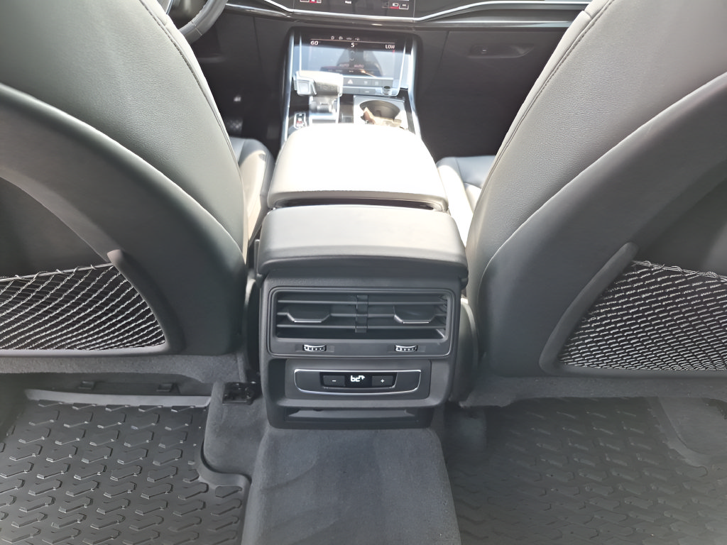 Used 2022 Audi Q7 3.0T Premium AWD/4WD image 30