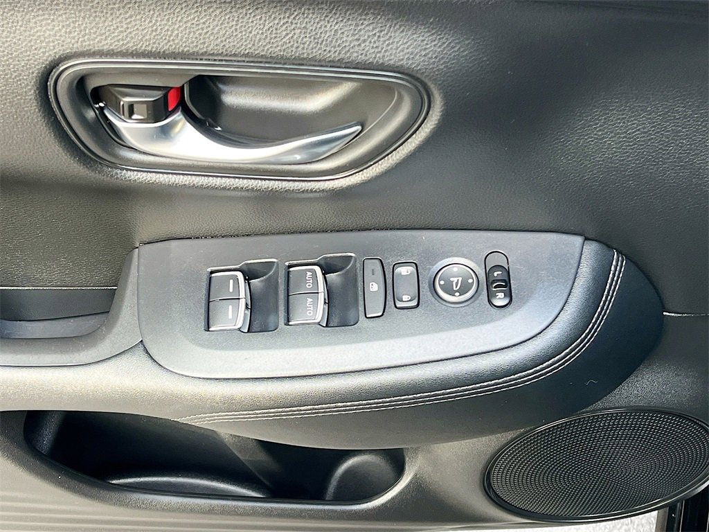 Used 2024 Honda HR-V EX-L image 18