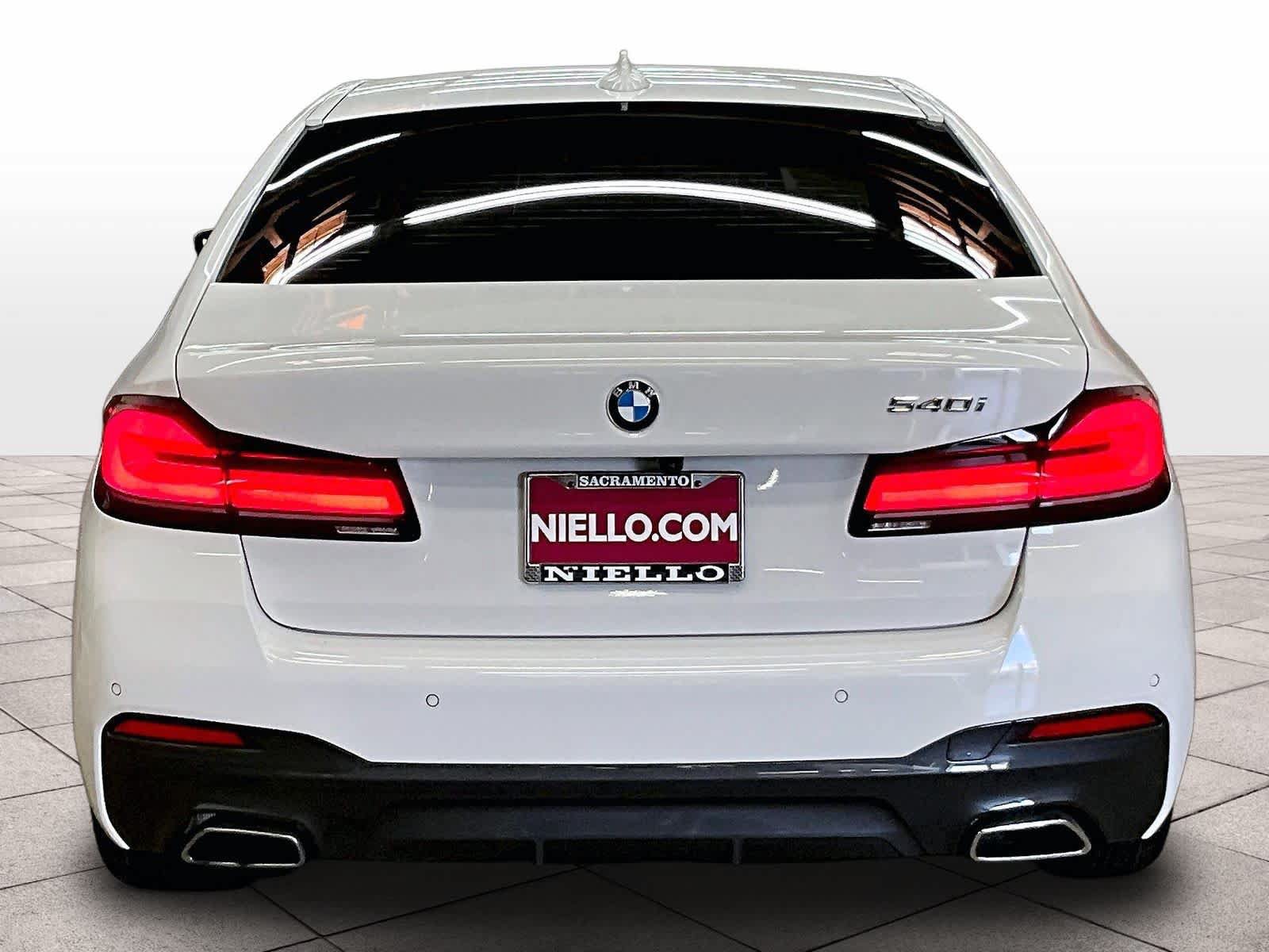 Used 2023 BMW 540i w/ M Sport Package RWD image 7