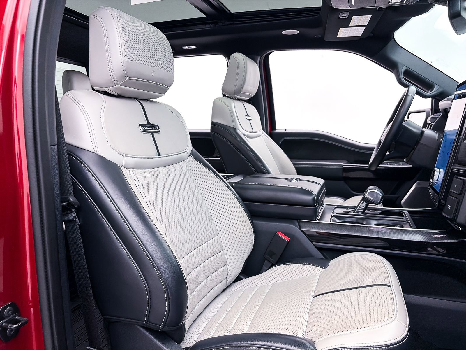 Used 2023 Ford F150 Lightning Platinum image 44