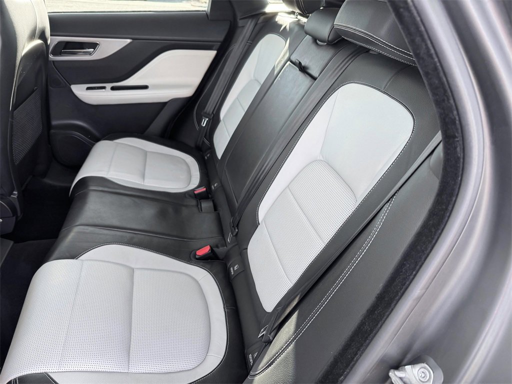 Used 2017 Jaguar F-PACE R-Sport image 26
