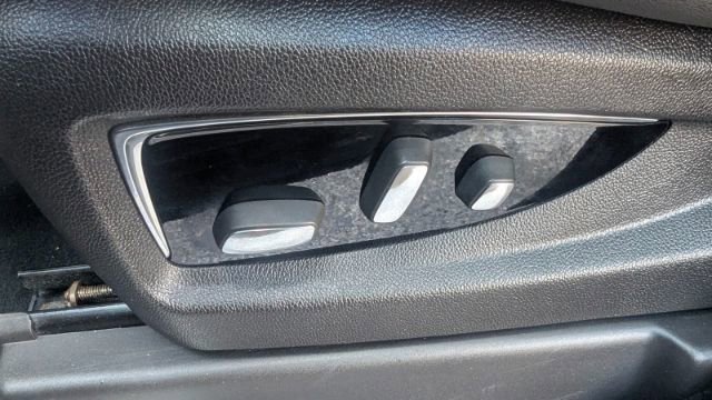 Used 2015 Cadillac Escalade Luxury image 41