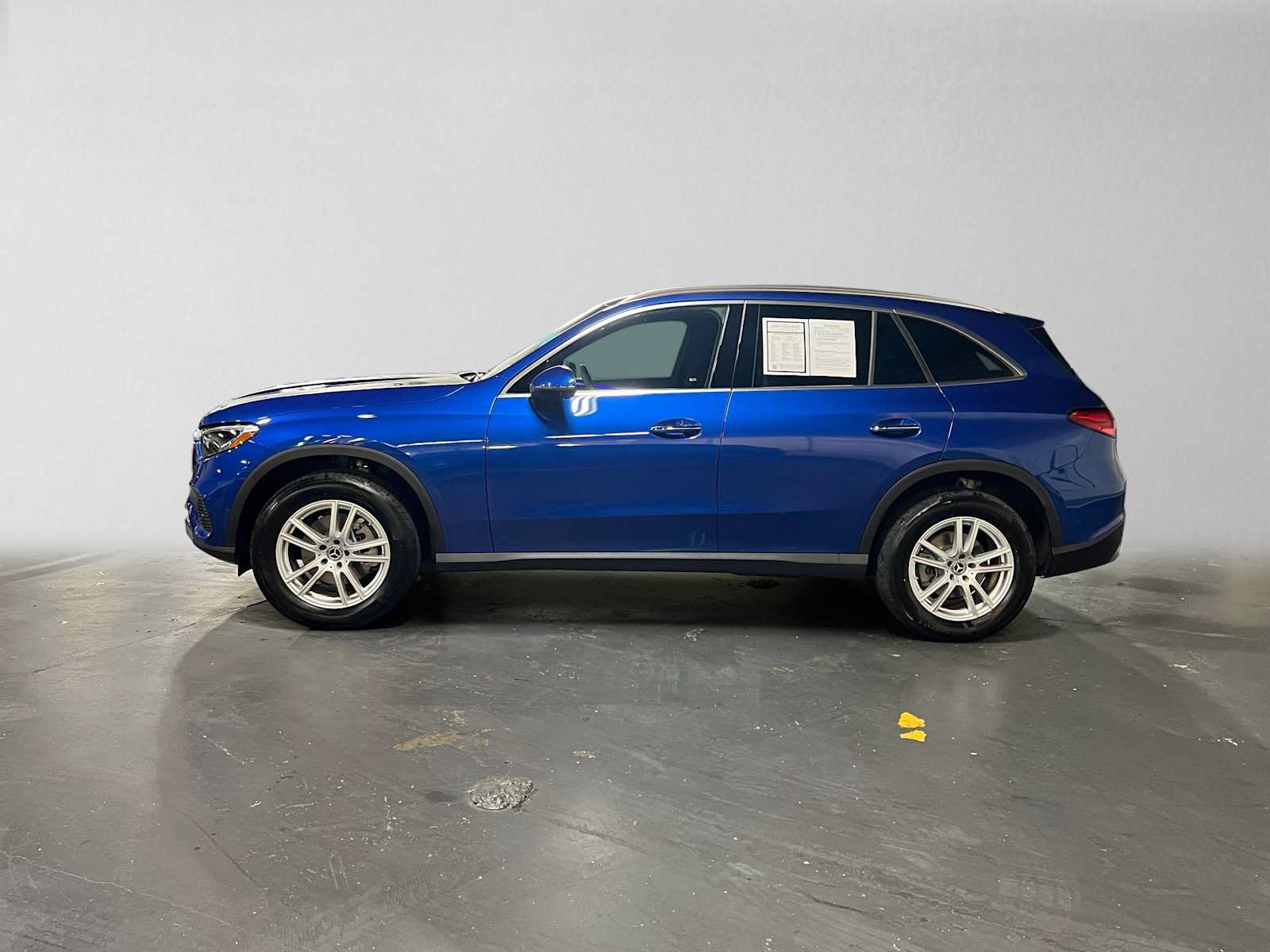 Used 2025 Mercedes-Benz GLC 300 image 6