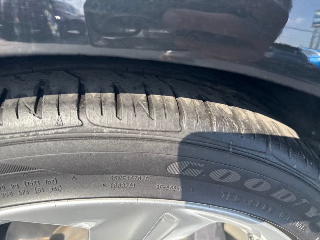 Used 2021 Chevrolet Camaro LT RWD image 29