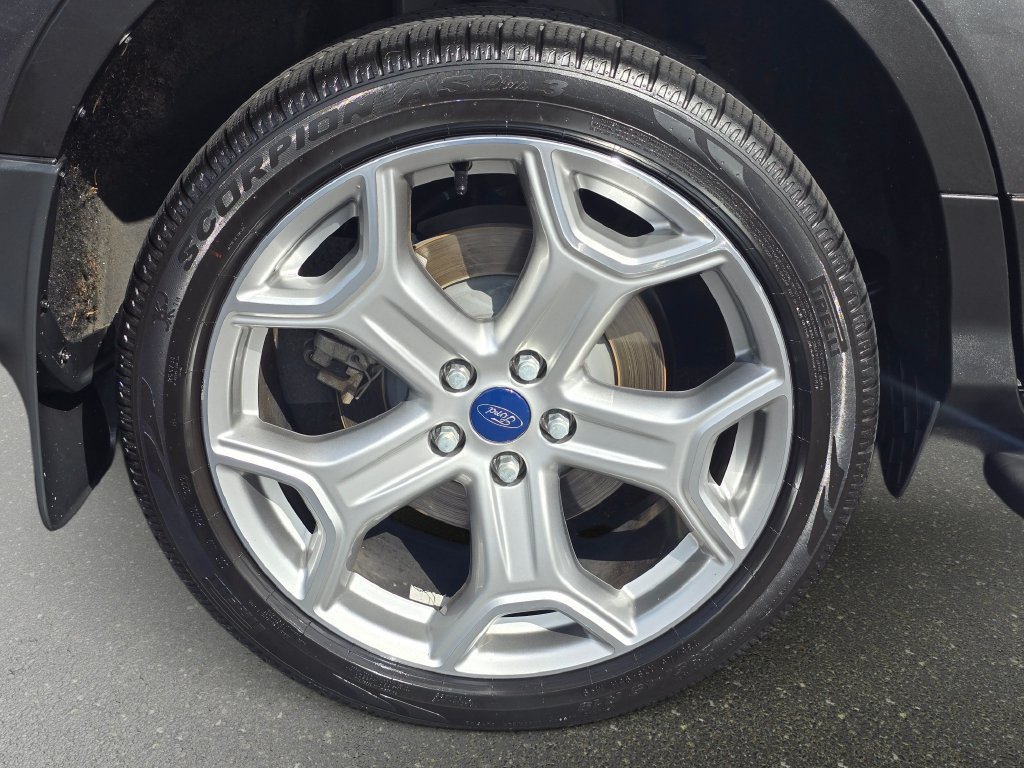 Used 2017 Ford Escape Titanium w/ Equipment Group 301A AWD/4WD image 36