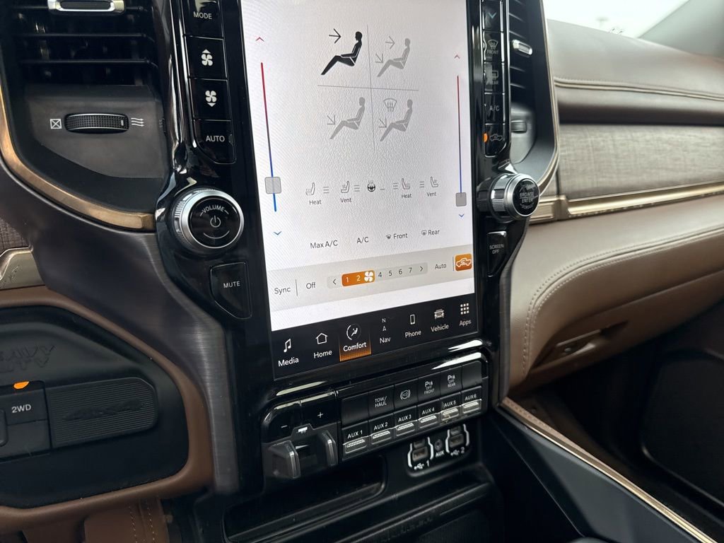 Used 2024 RAM 3500 Limited w/ Safety Group image 32